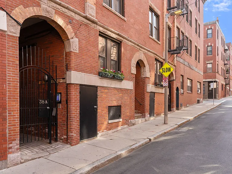 38RA Charter St #2 — Photo 18