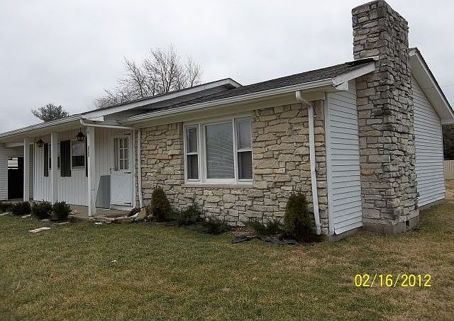 2nd image of 422 E Shay St