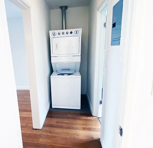 117 - Martel Apartments — Photo 6