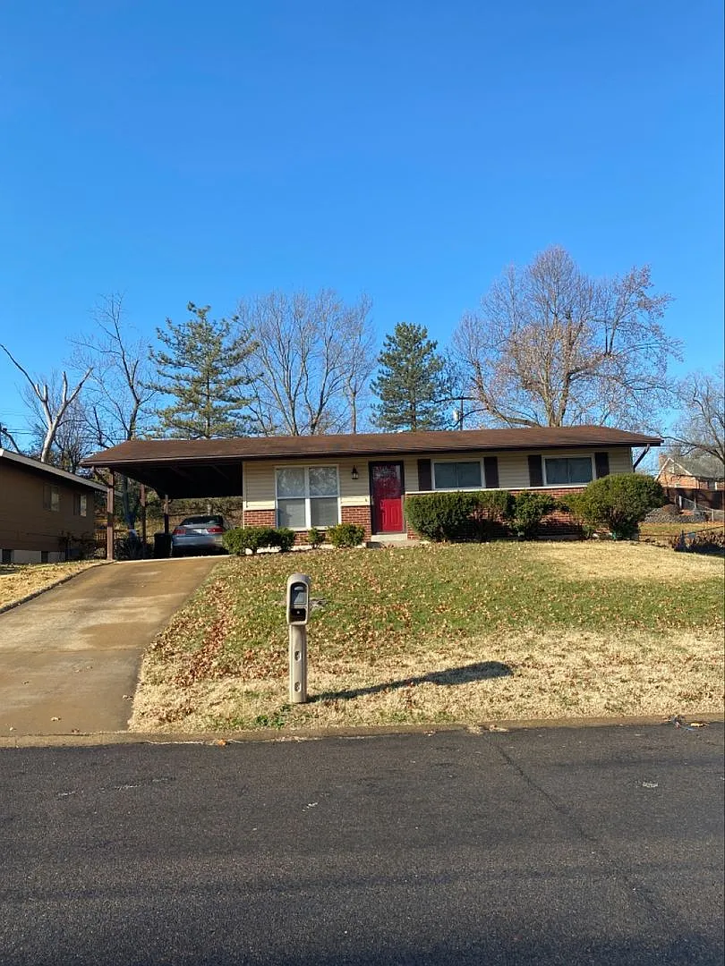 4543 Burncoate Dr photo 1