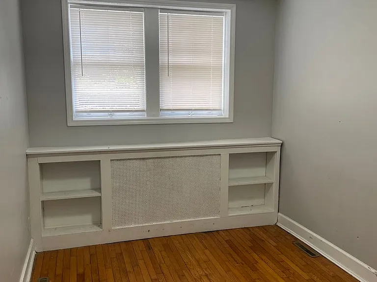101 Winnie St — Photo 4