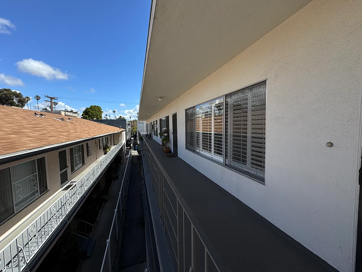 Building Photo - 917 6th St #7