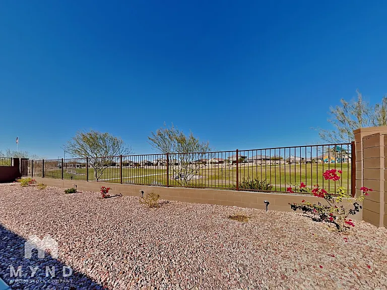 24598 W Concorda Dr — Photo 33