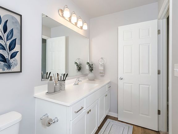 3rd image of 5638 Claremount St