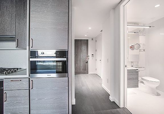4th image of 1 City Poin APT 25H