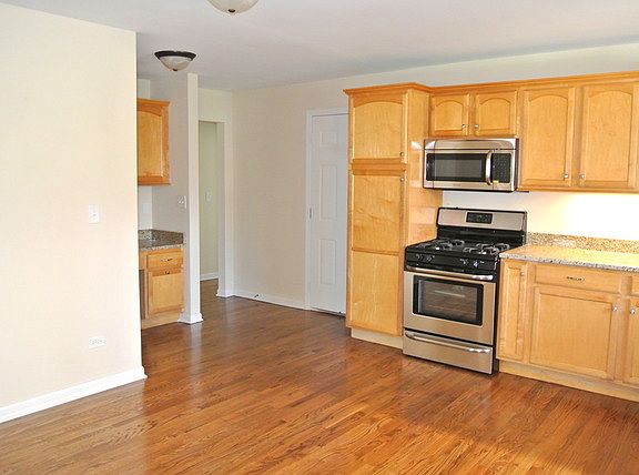4th image of 3421 Johns Manville Ave