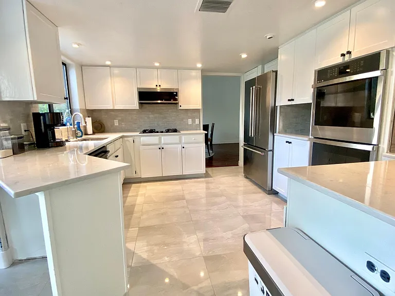 2118 E Marquette Dr — Photo 5