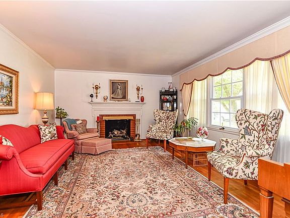 3rd image of 1317 Surry Dr