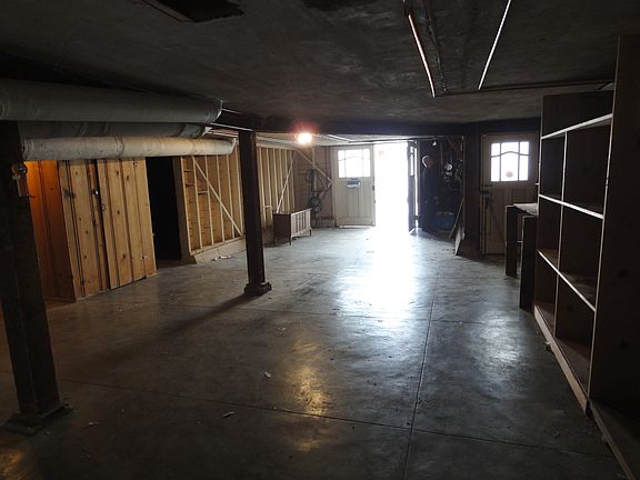 3rd image of 2454 17th Ave