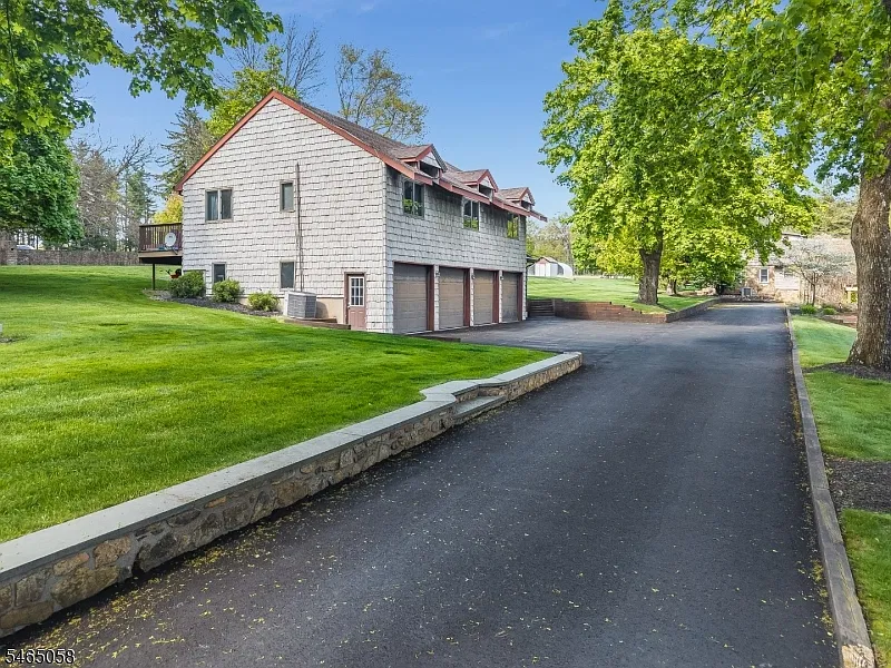 3 bed, 2.0 bath, $3,200 — Photo 3