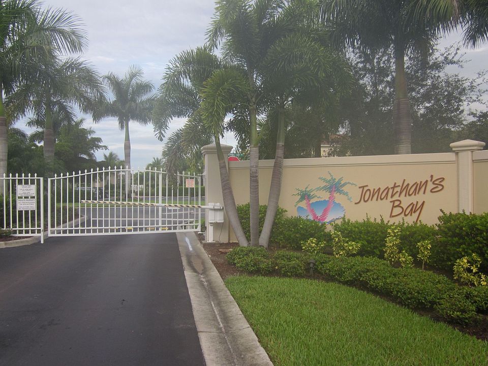 Entrance to Jonathans Bay