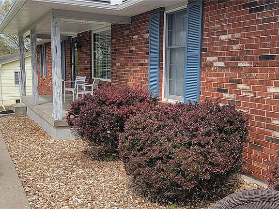 2nd image of 525 Brown Circle Dr