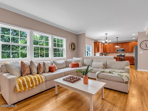4th image of 1128 5th Avenue