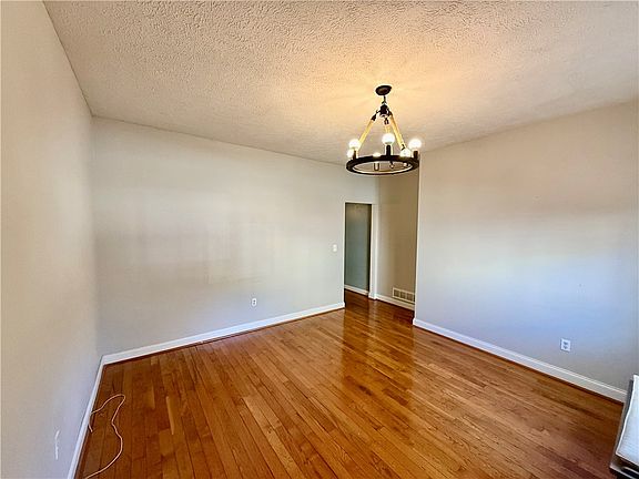 3rd image of 615 Tripoli St