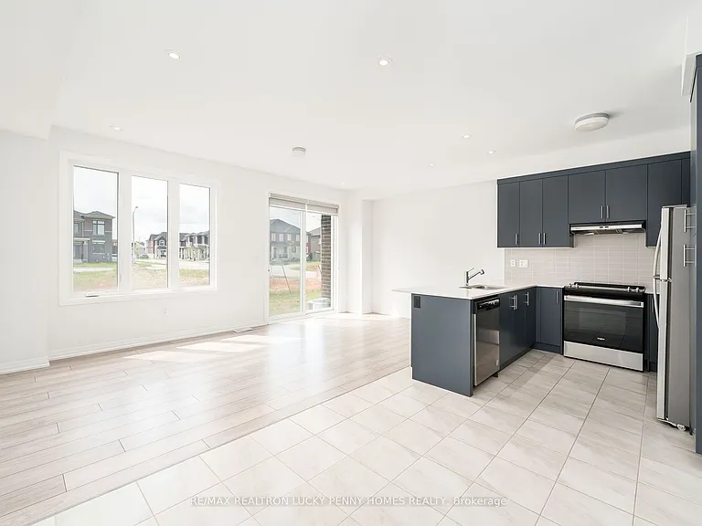 123 Schmeltzer Cres — Photo 5