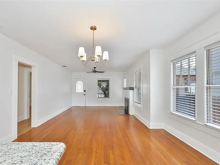 902 W Columbus Dr — Photo 7