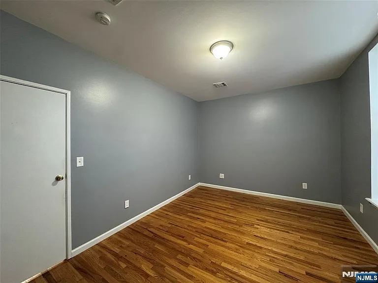 610 Devon St — Photo 26