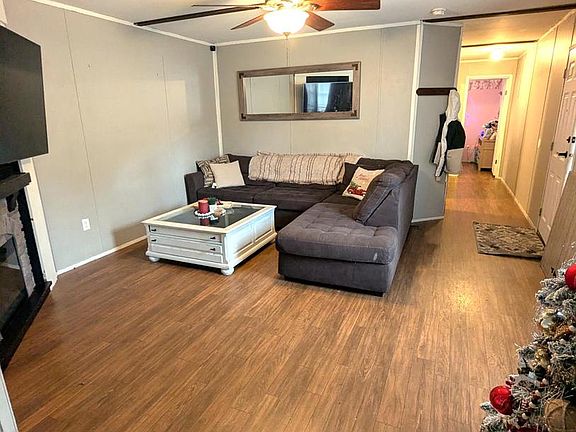 4th image of 425 Ardmore Ln