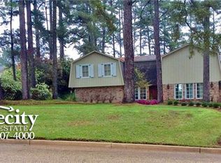 2000 Fairway Ln, Marshall, TX 75672
