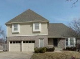 8336 Oakview Cir, Lenexa, KS 66215