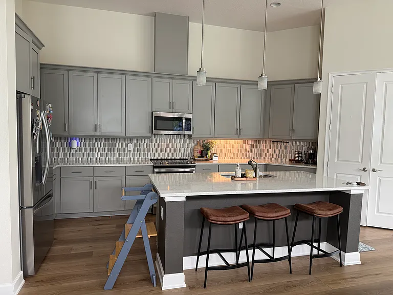 6235 Woodhaven Village Dr — Photo 2
