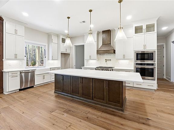 5th image of 292 County Rd