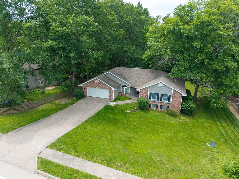 2301 Grant Ln — Photo 46