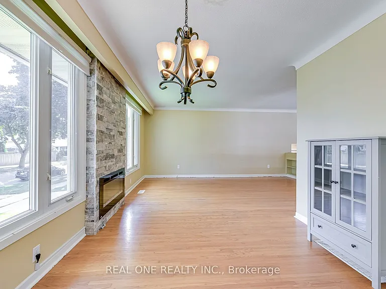 604 Bridle Wood — Photo 11