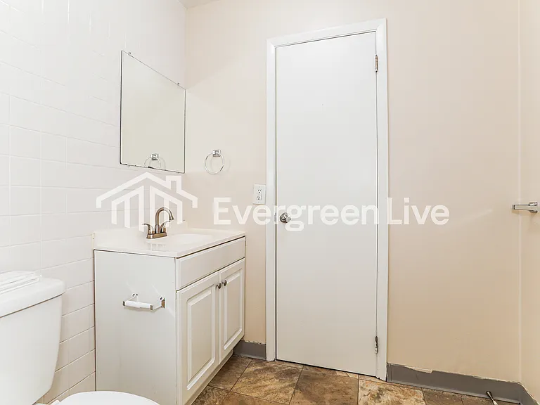 10728 Valiant Dr — Photo 13
