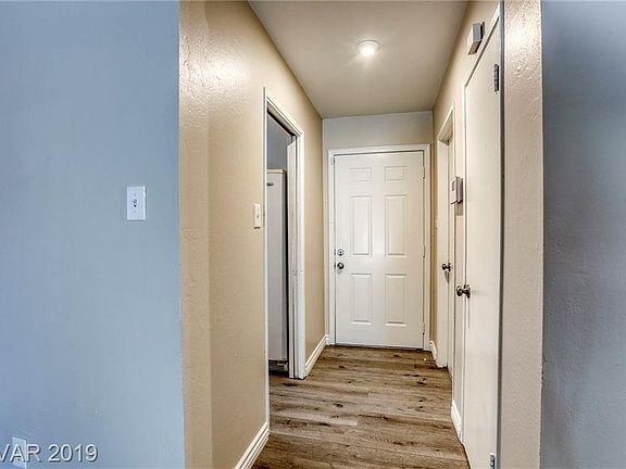 5th image of 2233 Spruce Ave