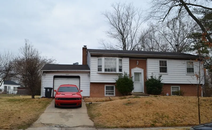 9802 Walnut Ave photo 1