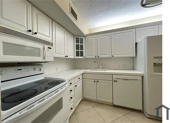 2 bed, 1300 sqft, $2,700 — Photo 3