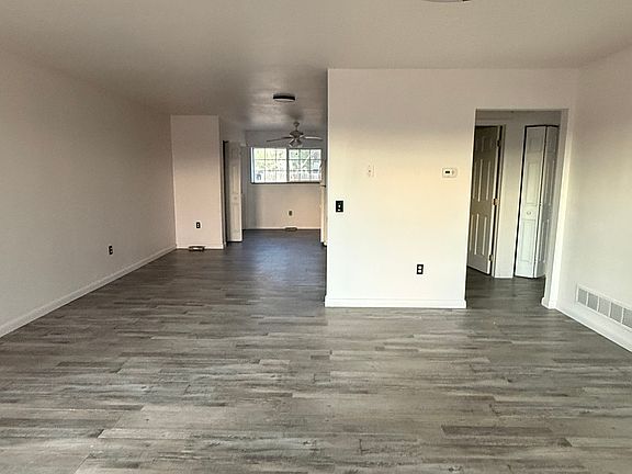4th image of 307 E Truman Dr #A