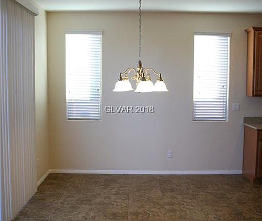 5th image of 794 Forest Peak St