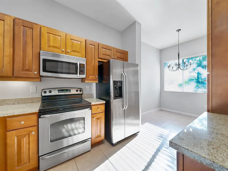 3500 Oaks Clubhouse Dr #102 — Photo 2