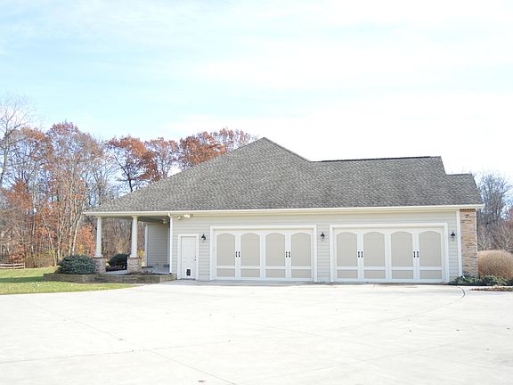 2nd image of 130 Stone Valley Dr SW