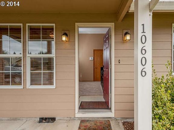 2nd image of 10606 NE 67th St