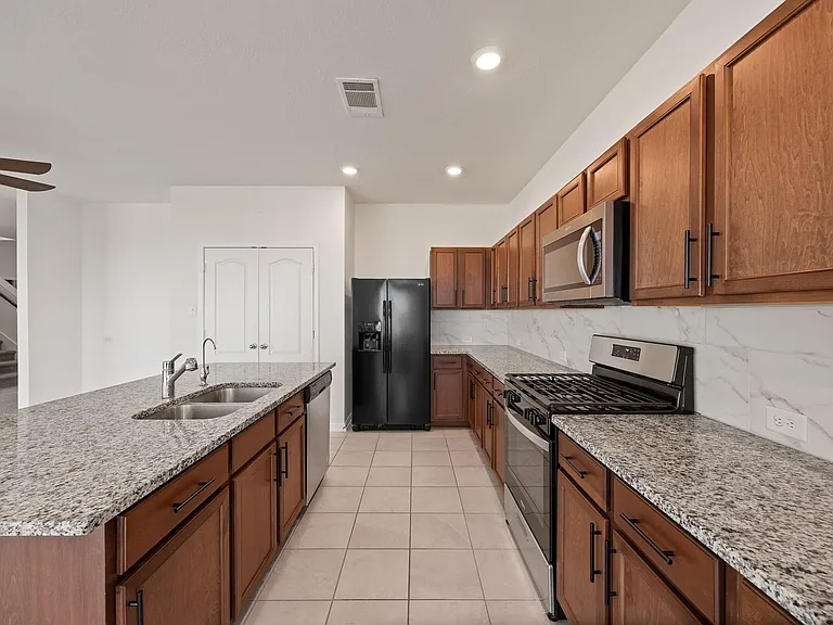 25619 Cartington Ln — Photo 11