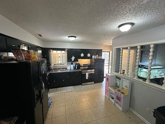 3rd image of 4110 Kingscrest Cv