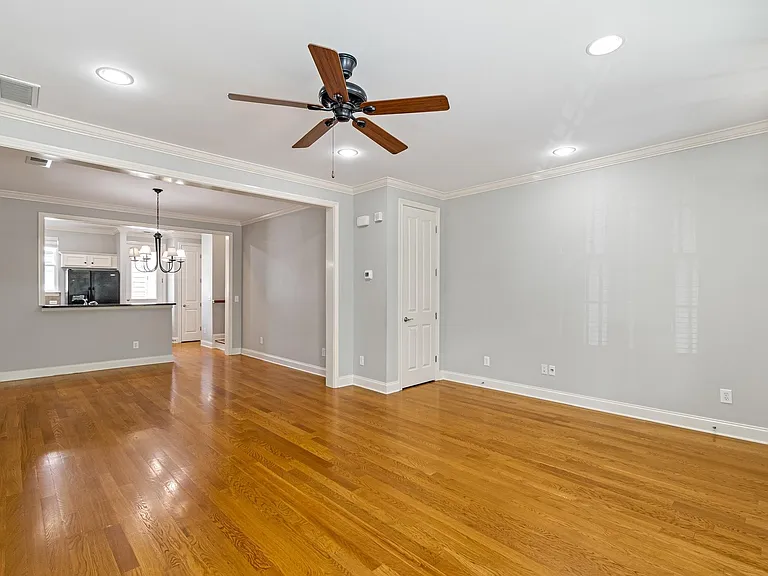 318 Byron Way — Photo 7