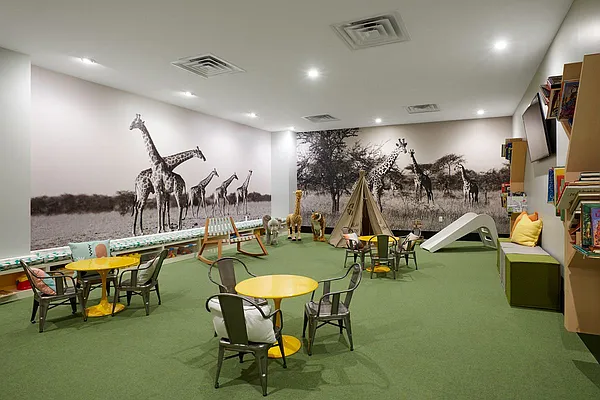 Rented by Aura Management | media 23