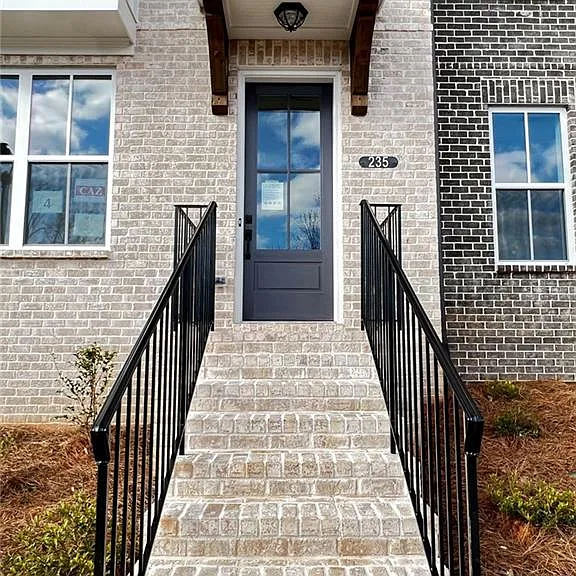 235 Sims Park Pl — Photo 2
