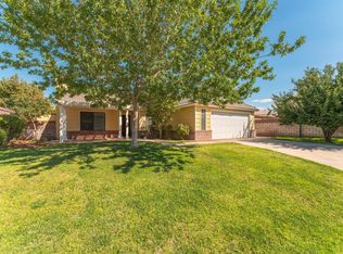 44602 Grove Ln, Lancaster, CA 93534