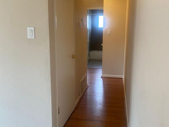 4th image of 2304 Peppertree Way APT 4