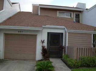 667 Woodgate Ln, Sunrise, FL 33326