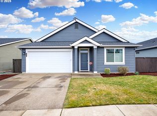 1382 N Broadway St, Estacada, OR 97023