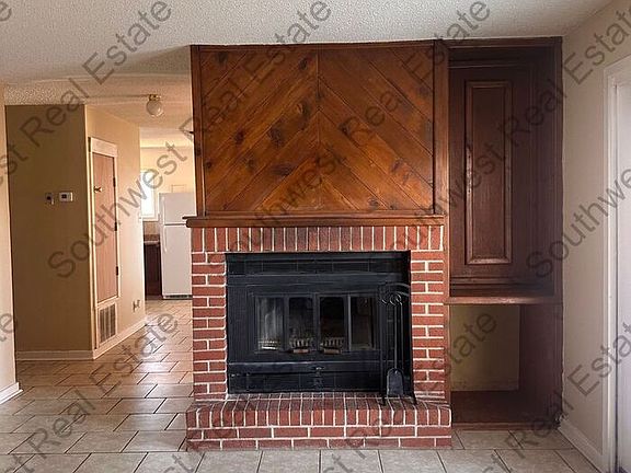 5th image of 912 Harvard St