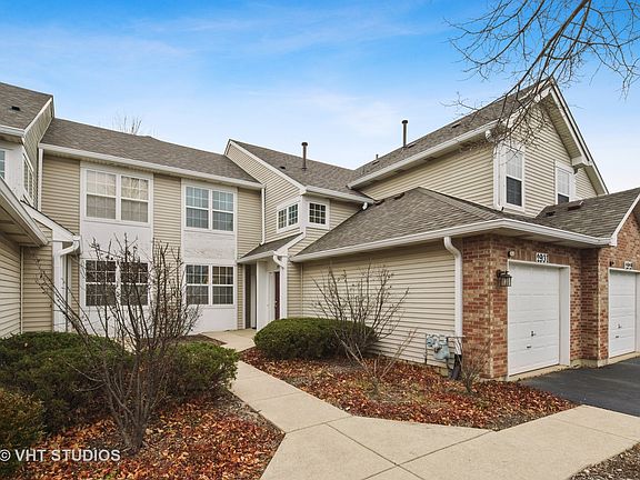 2nd image of 2929 Stockton Ct #2929