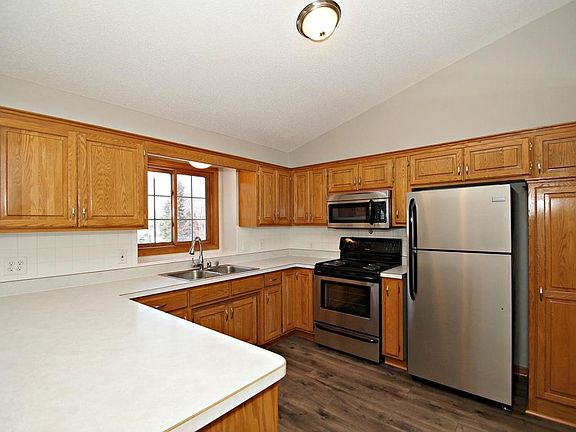5th image of 1200 Parkwood Ct