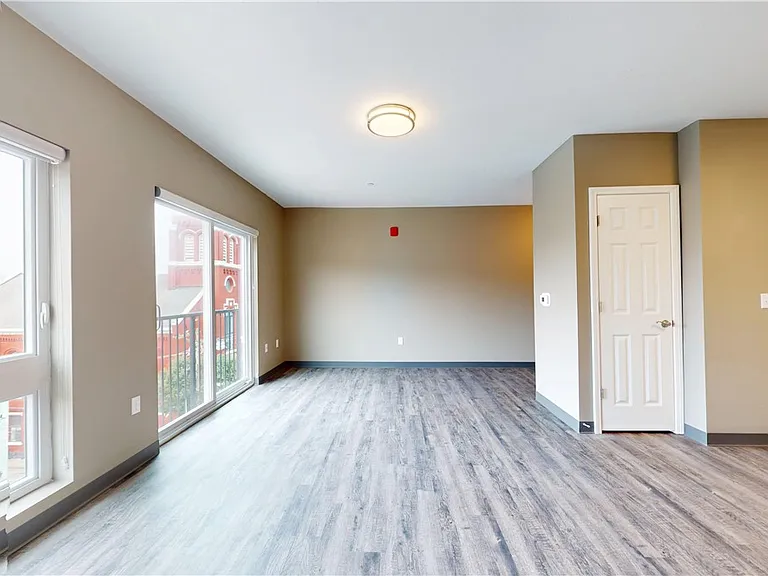 1450 5th Ave #202 — Photo 15